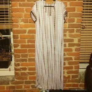 Tie Dye Maxi Dress / White/Cream & Brown- XL